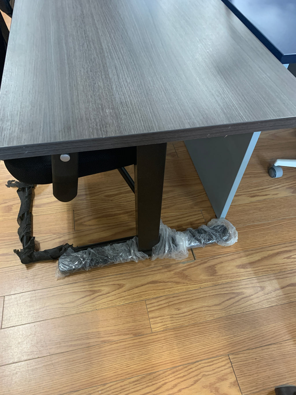 Preloved Straight Open desk top with alloy black frame