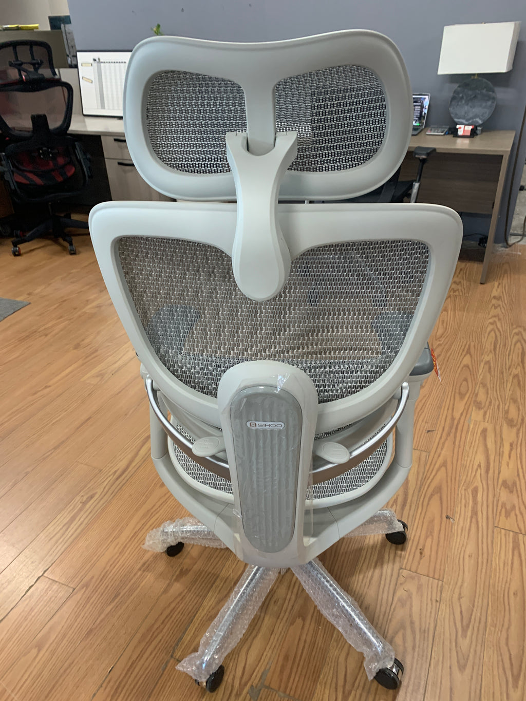Floor Model SIHOO C-300 PRO-V-2 task chair