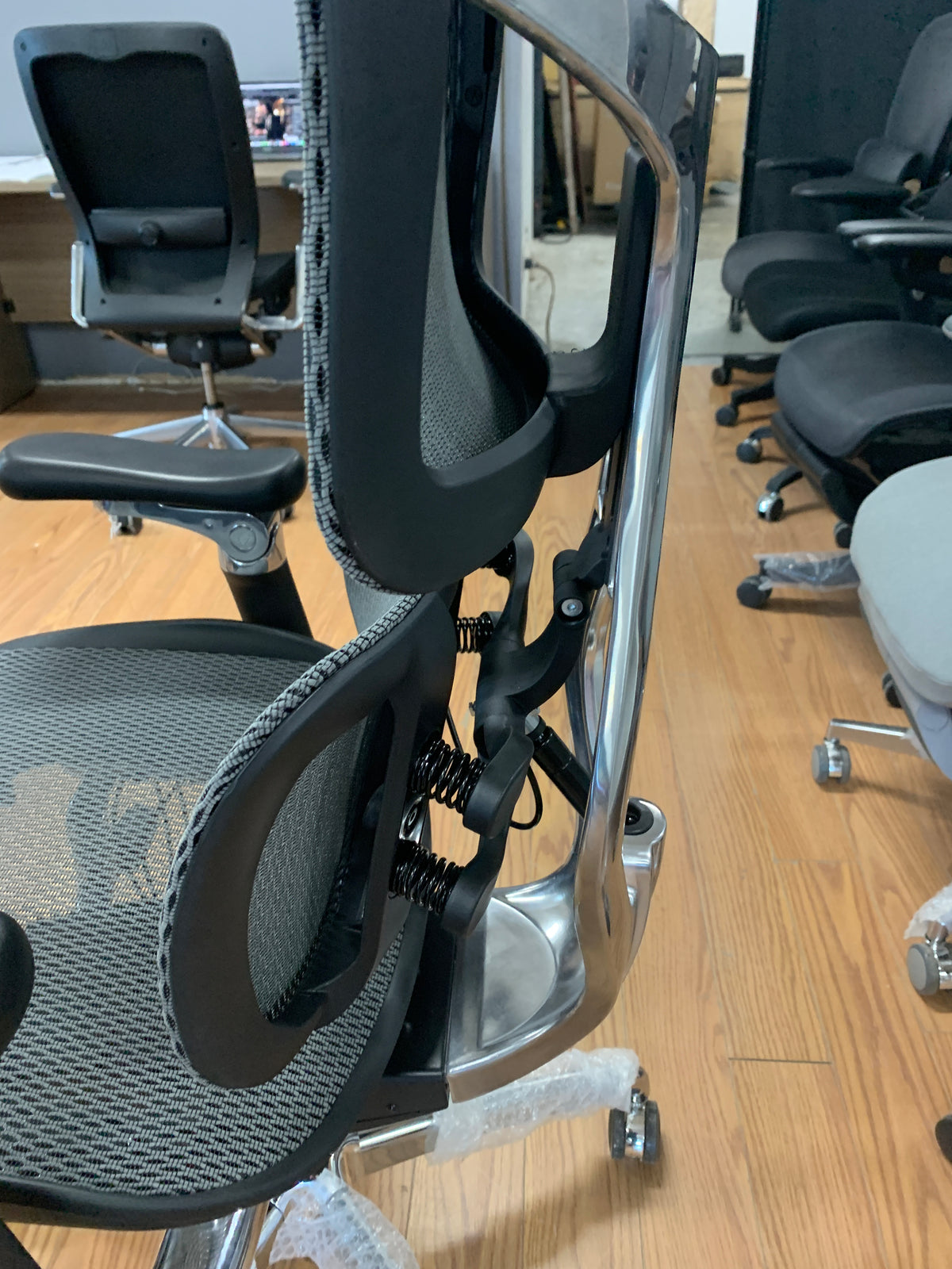 Floor Model SIHOO S-300 Ergonomic Task Chair